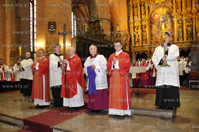 Nabozenstwo meki Panskiej w Wielki Piatek w Katedrze...