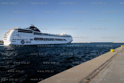 Do gdynskiego portu zawinal MSC LIRYCA - pierwszy w...