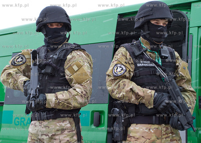 Wojewoda pomorski  przekazal Morskiemu Oddzialowi Strazy...