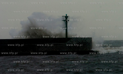 Sztormowa pogoda w Ustce 31.01.2013 
fot. Pahaoo/KFP