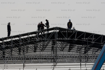 Gdynia, Skwer Kosciuszki. Budwa sceny na koncert sylwestrowy...