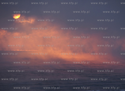 Niska temperatura powietrza nad Zatoka Gdanska spowodowala...