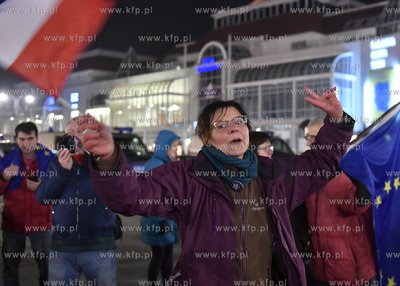 Sopot. Plac Przyjaciol Sopotu. Radosc mieszkancow Sopotu...