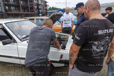 Wakacyjny zlot motoryzacyjny samochodów polskiej produkcji...