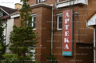 Apteka przy ul.  Powstania Styczniowego 9B w Gdyni.06.03.2020...