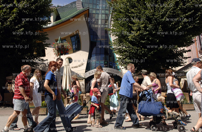 Sopot - ulica Monte Cassino.W glebi Krzywy Dom - Centrum...