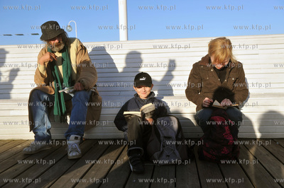 MOLO KSIAZKOWE od deski do deski. Akcja milosnikow...