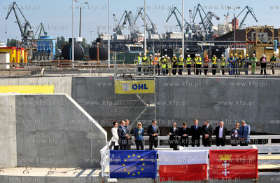 Gdansk, ul. Ku Ujsciu. Chrzest maszyny TBM, ktora otrzymala...