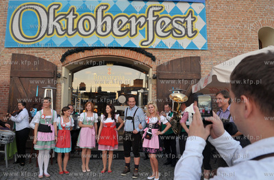 Swoeto piwa Oktoberfest 2013 w Brovarni Gdansk nalezacej...