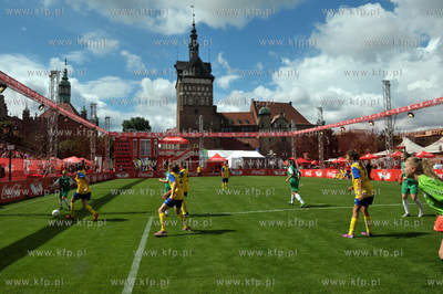 Final turnieju pilkarskiego Coca-Cola Cup na Targu...