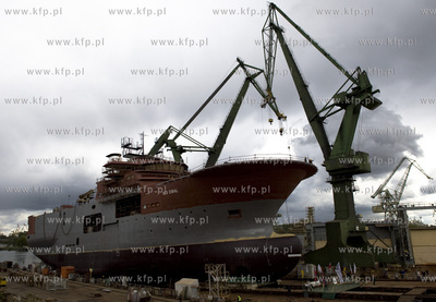 Stocznia Gdansk. Pochylnia B1 wodowanie kolejnego statku...