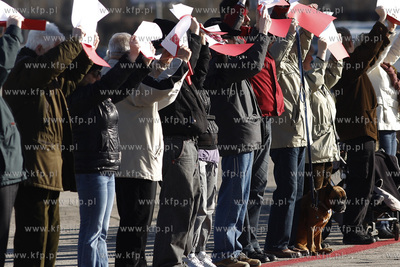 Gdansk Zaspa. 41 osob o godz. 8.41  na pasie startowym...