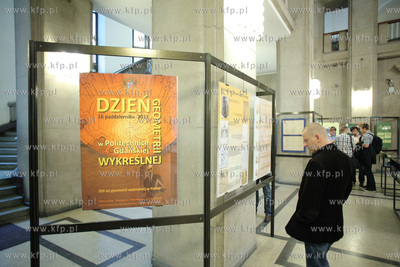 Wystawa 200 Lat Geometrii Wykreslnej, ktora mozna ogladac...