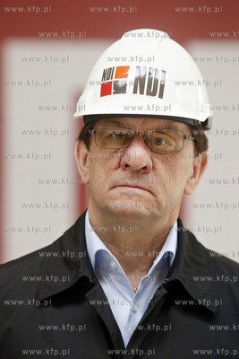 Uroczystosc zawieszenia wiechy na budowie budynku 2...