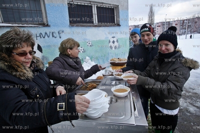 Gdansk Zaspa. Pilkarski turniej dzikich druzyn Do przerwy...