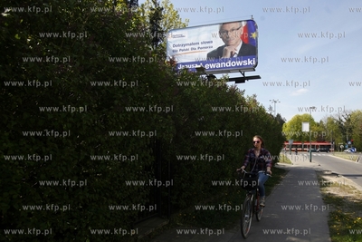 Billboard wyborczy Janusz Lewandowskiego przy ul. Piastowskiej...