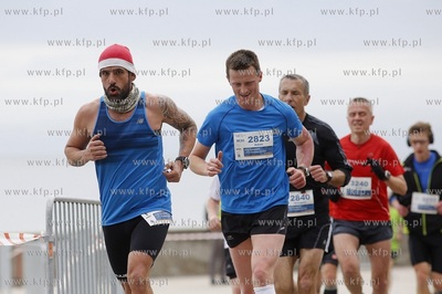 Gdynia. Bieg Europejski. Nz. biegacze na bulwarze nadmorskim.
07.05.2017
fot....