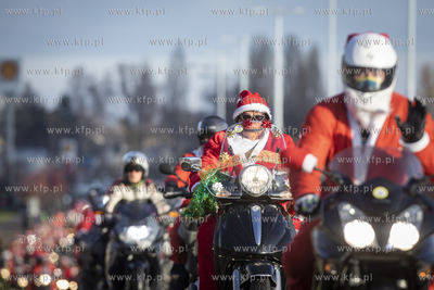Gdańsk. Mikołaje na motocyklach po raz 17. przejechali...