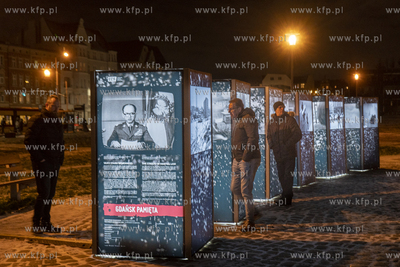 Wystawa Gdańsk Pamięta na Placu Solidarności. 28...