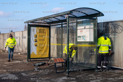 Testowy rejs promu F8, kursującego wzdłuż remontowanego...