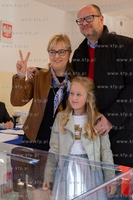 Gdańsk. Zespół Szkół Łączności. Głos w wyborach...