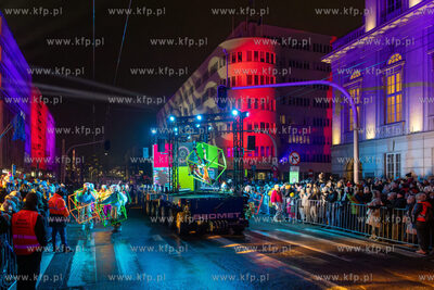 100 - lecie Gdyni. Urodzinowy spektakl uliczny GDYNIA...