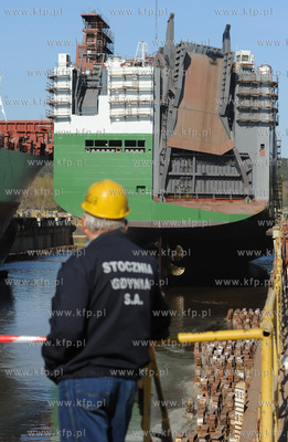 Ostatnie wodowanie w Stoczni Gdynia SA. 196-metrowy...