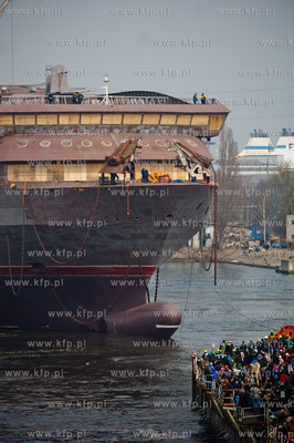 Stocznia Gdansk. Pochylnia B1. Wodowanie promu pasazersko...
