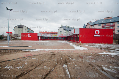 Gdansk. Orunia. Czerwona Torebka - siec pasazy handlowych...