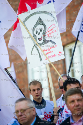 Gdansk. Urzad Marszalkowski. Pikieta przeciwko prywatyzacji...