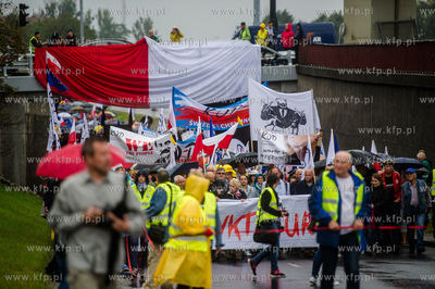 Gdańsk. Manifestacja Komitetu Obrony Demokracji pod...