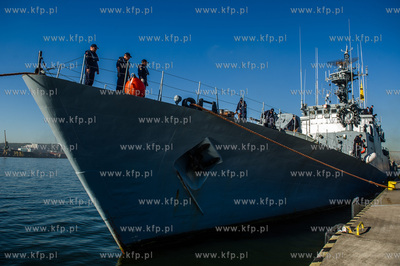 Port Wojenny w Gdyni Oksywiu. Przywitanie powracających...