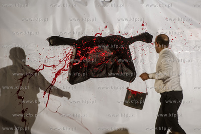 Gdańsk. Teren Muzeum II Wojny Światowej. Performance...