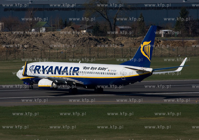 Gdansk, Rebiechowo. Nz. Boeing 737-8AS linii RyanAir....