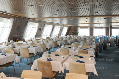 Gdynia. Do nabrzeza w Baltyckim Terminalu Kontenerowym...