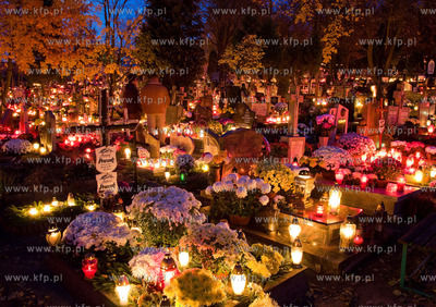 Gdansk. Cmentarz Komunalny Lostowice.
01.11.2009
fot....