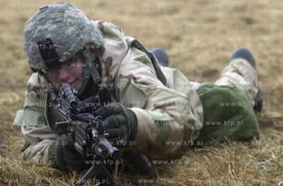 Cwiczenia 150 amerykańskich zolnierzy z niemieckiej...