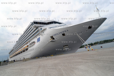 Wycieczkowiec Costa Pacifica zawinal do portu w Gdyni.
27.05.2011
fot....