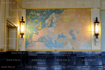 Dworzec kolejowy Gdynia Glowna oddany do uzytku po...