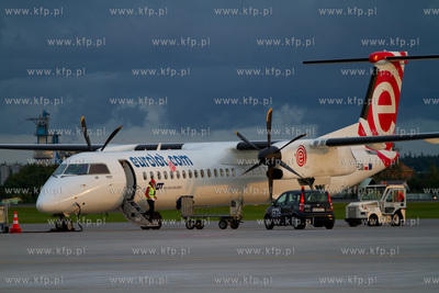 Gdansk, Rebiechowo. Nz. Dash Q400 Eurolot.dash  12.09.2012...
