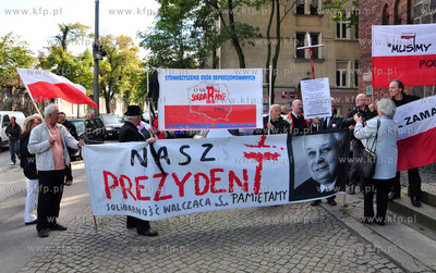 Pogrzeb Anny Walentynowicz. Nabozenstwo w kosciele...