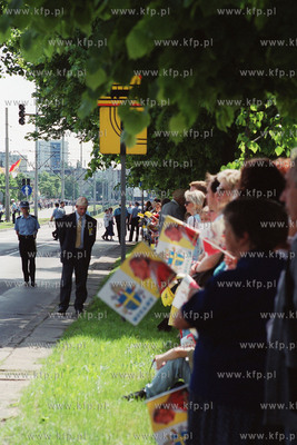 Papiez Jan Pawel II w Trojmiescie Na zdjeciu Oczekujacy...