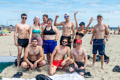 Upalna sobota na plaży miejskiej w Gdyni 15.07.2023...