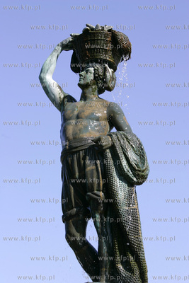 Sopot, fontanna Jaska Rybaka. 2.07.2006 fot. Wojtek...