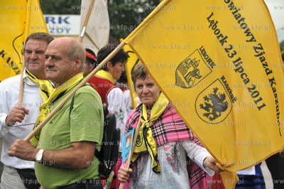 XIII Swiatowy Zjazd Kaszubow w Leborku. Barwny korowod...