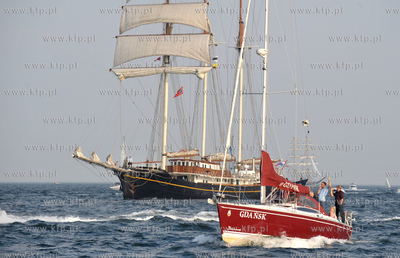 Wielka parada zaglowcow po Zatoce Gdanskiej na zakonczenie...