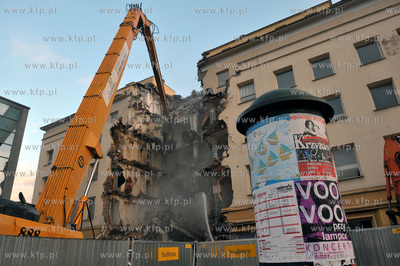 Wyburzanie dawnego Domu Towarowego PDT a obecnie Galerii...