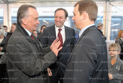 Uroczyste poswiecenie i wmurowanie kamienia wegielnego...