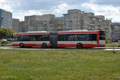 Gdańak Zaspa. Autobus miejski linii 227 na al. Jana...