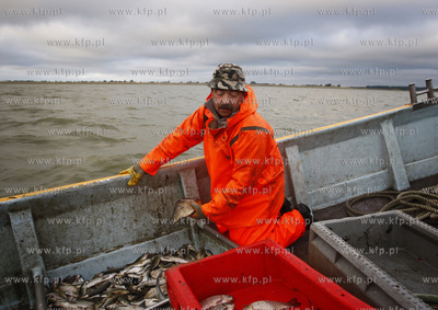 Zalew Wislany. Rybacy z Katow Rybackich Henryk Derkowski...